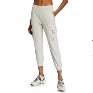 Alo Yoga 7/8 High-Waist Cargo Sweatpant - Bone